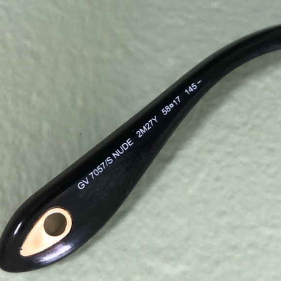 Givenchy Monogram Sunglasses W/Case - Picture 9 of 11